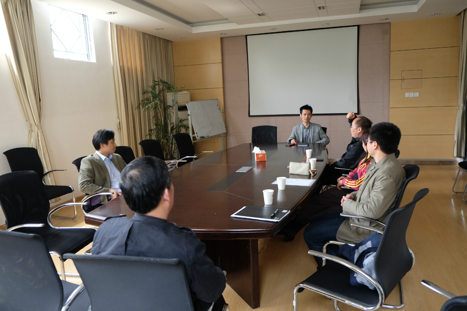刘坚强教授来理学院开展学术交流