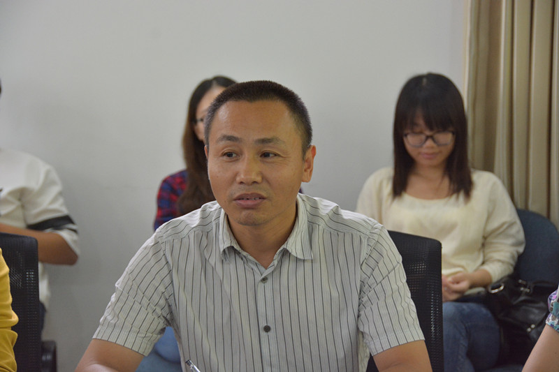 行政教工党支部与信计1303团支部举行“加强专业性，走好大学路”学风建设主题交流会