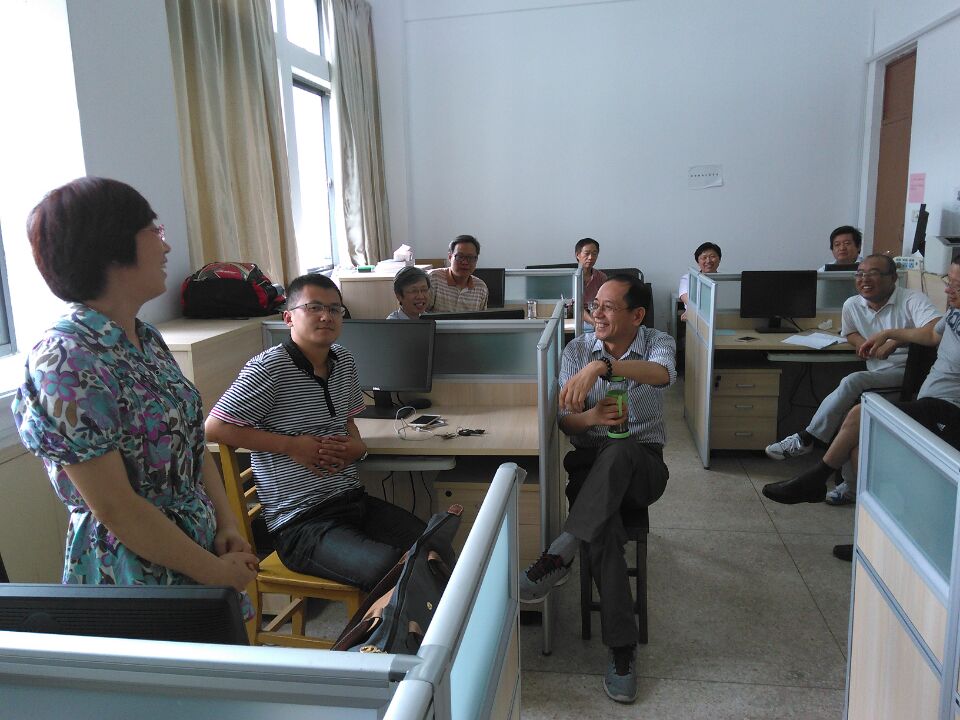 大学数学部开展教学座谈会